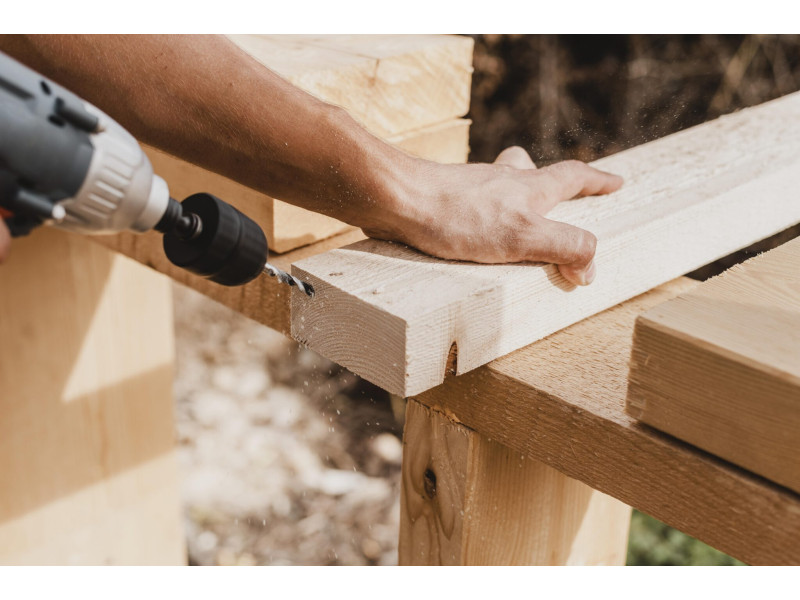 Якими мають бути характеристики якісної будівельної деревини?